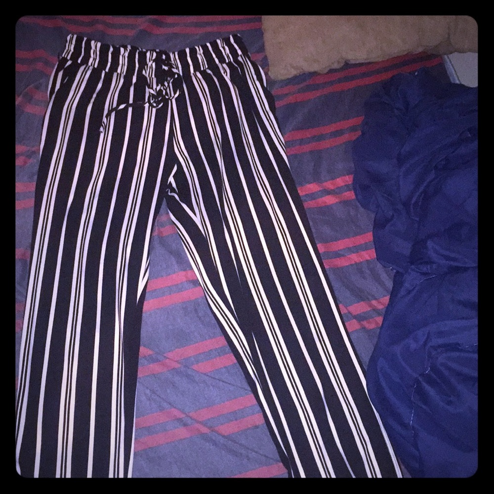 A black and white ankle pant